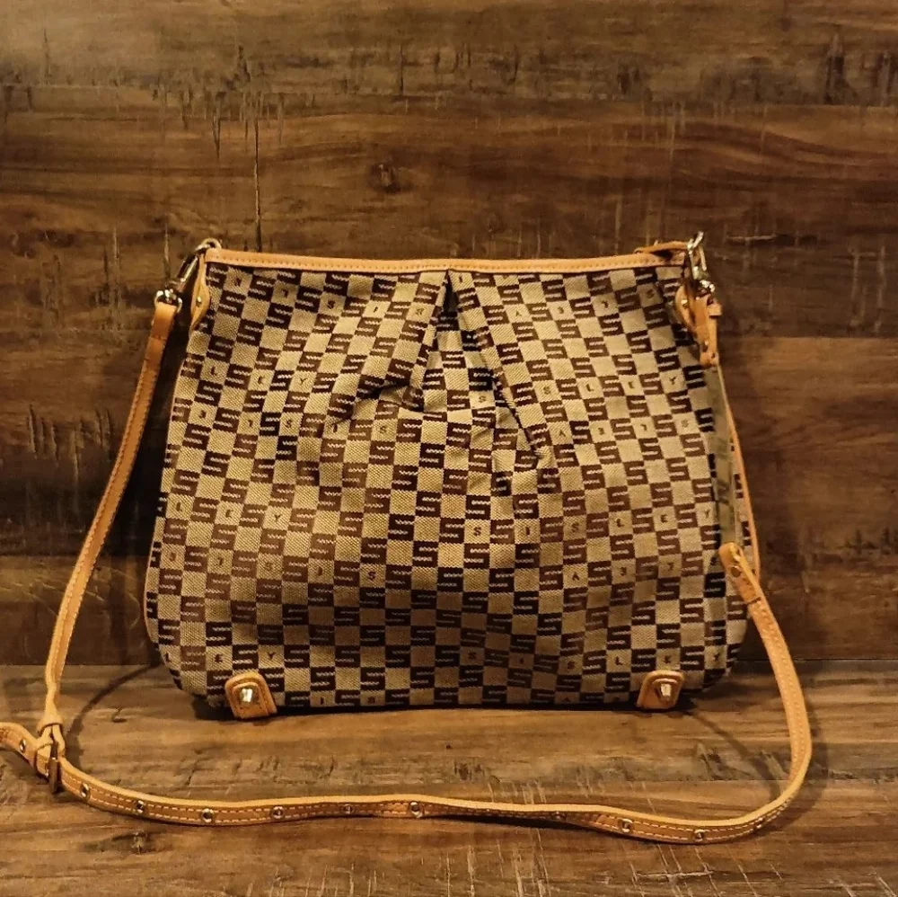 SOLD OUT 🎖🎖🎖🎖Sisley Paris Sling Bag - Picture 1 of 8